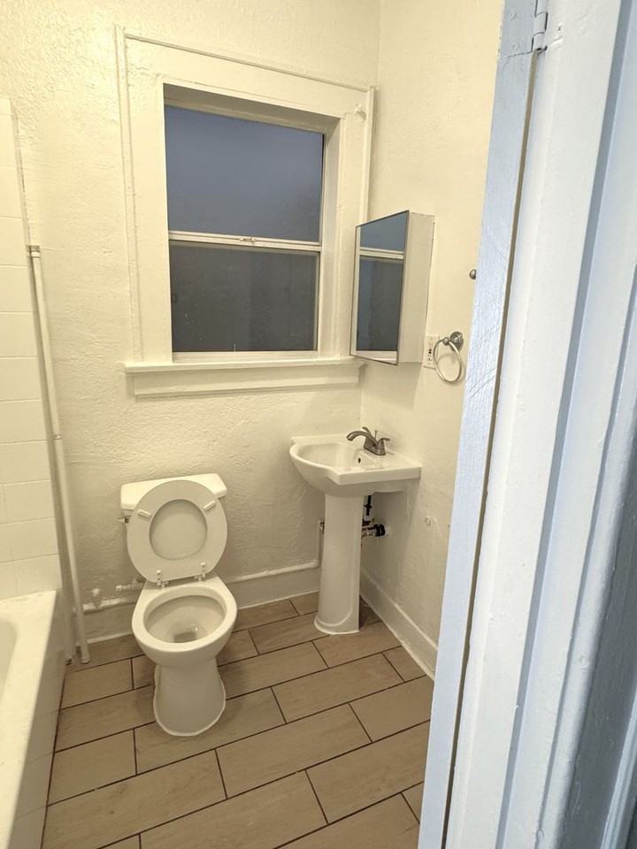 718 S Alvarado St #302A - Photo 4 of 4
