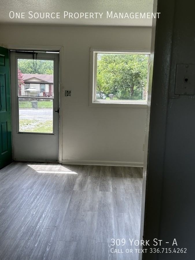 309 York St #A - Photo 3 of 16