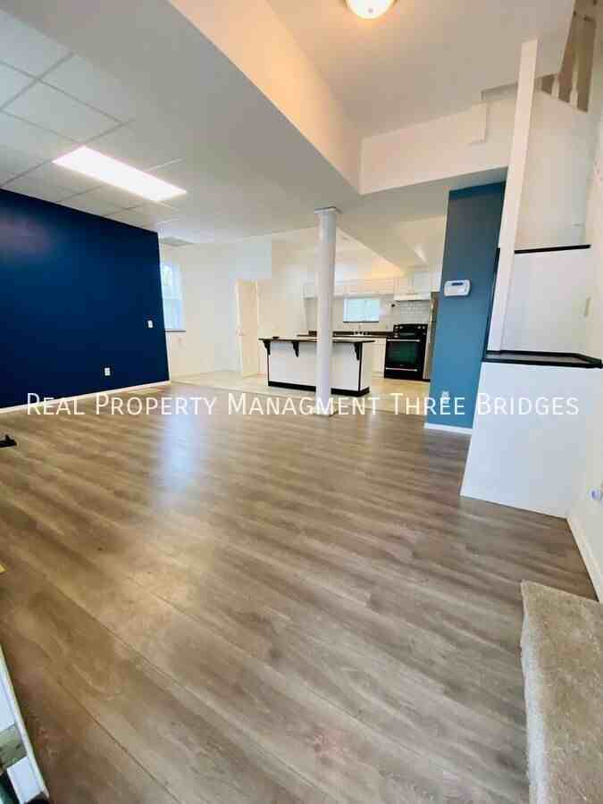 1293 Purcell Ave - Photo 3 of 21