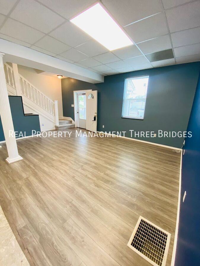 1293 Purcell Ave - Photo 4 of 21