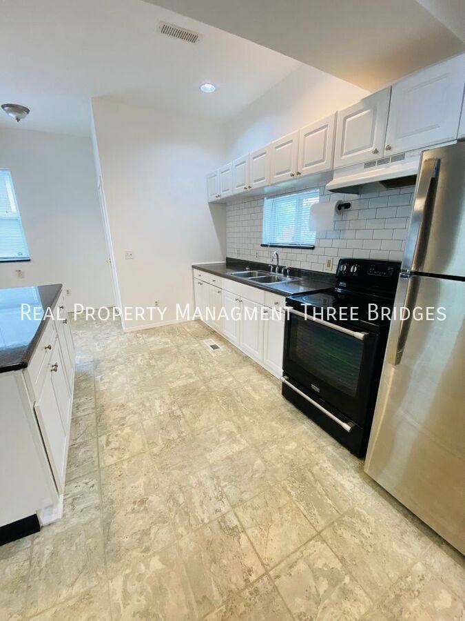1293 Purcell Ave - Photo 7 of 21