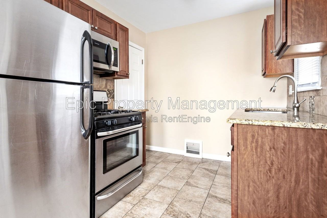 13056 Pullman St - Photo 2 of 15