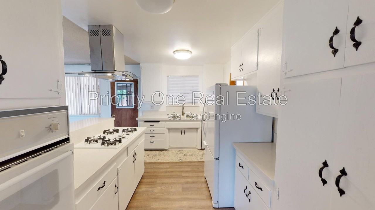 3649 Antiem St - Photo 2 of 19