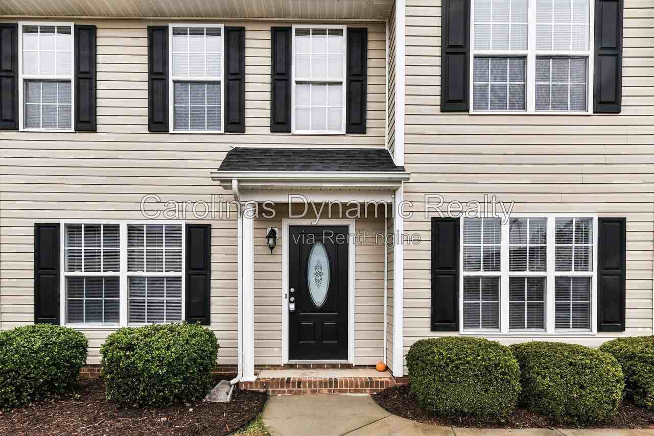 1002 Hannah Pl - Photo 2 of 43