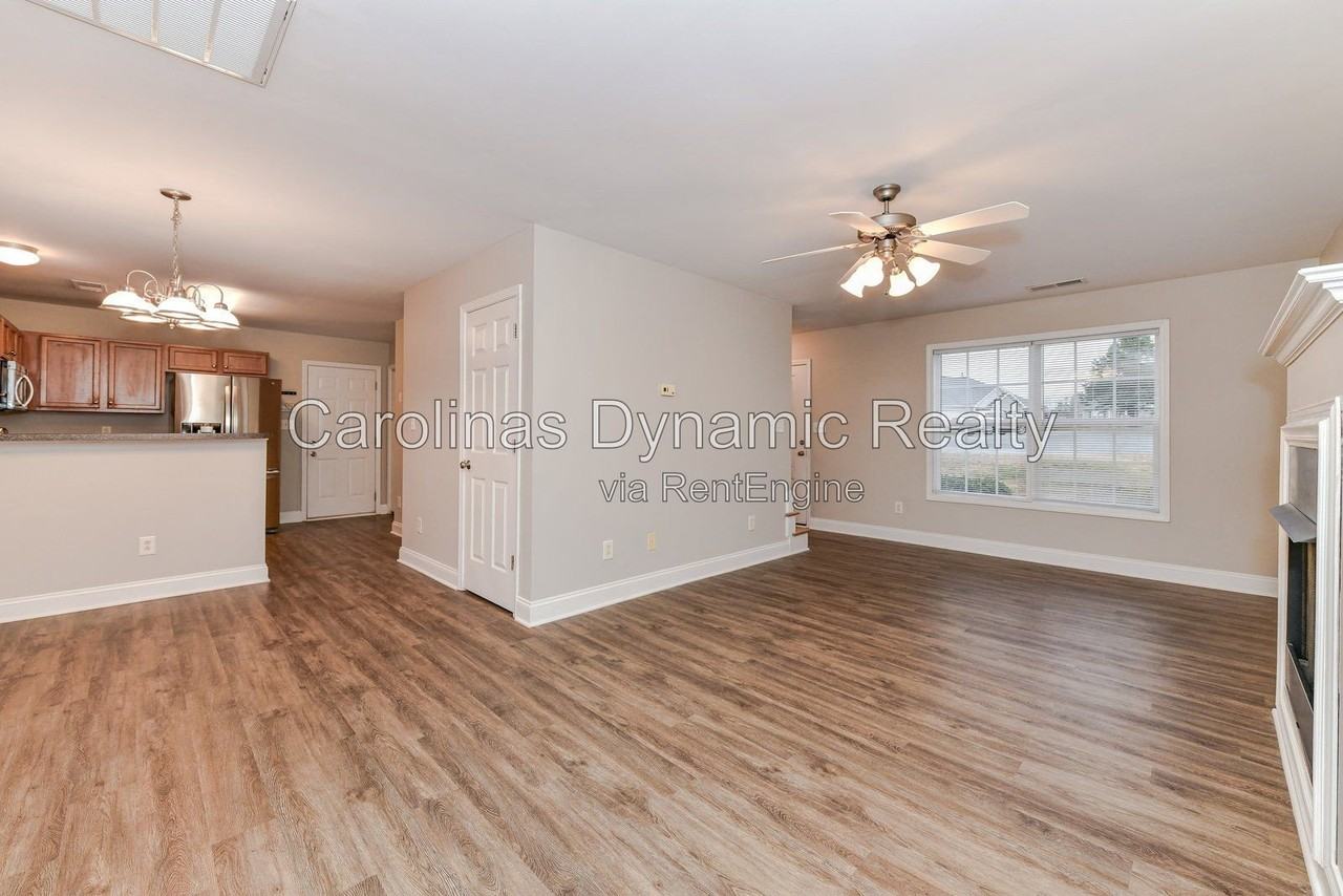 1002 Hannah Pl - Photo 5 of 43