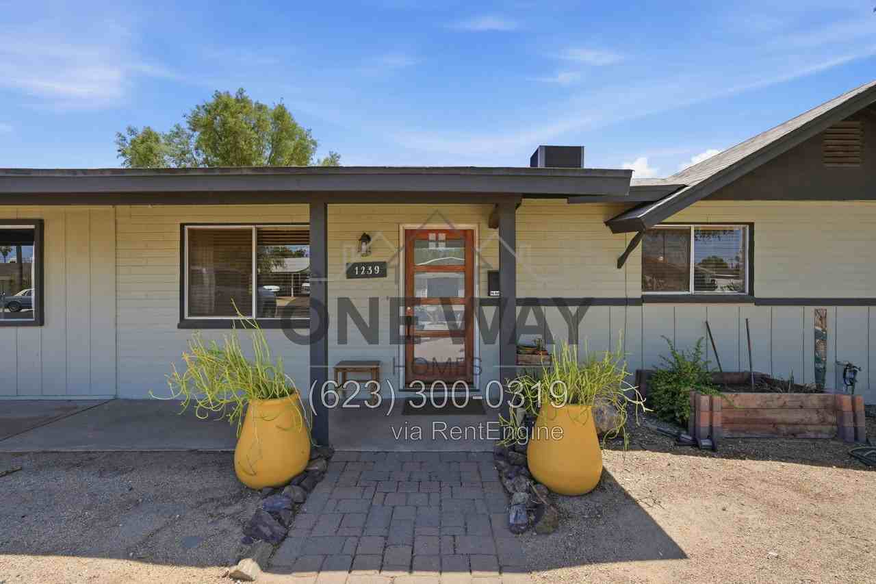 1239 W Elna Rae St - Photo 4 of 38