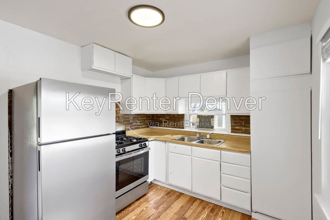 1220 Upham St - Photo 2 of 12