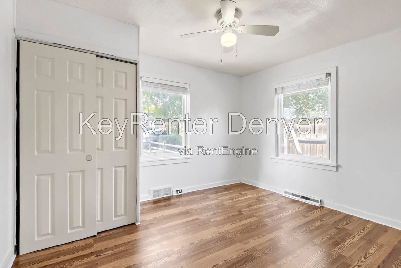 1220 Upham St - Photo 5 of 12