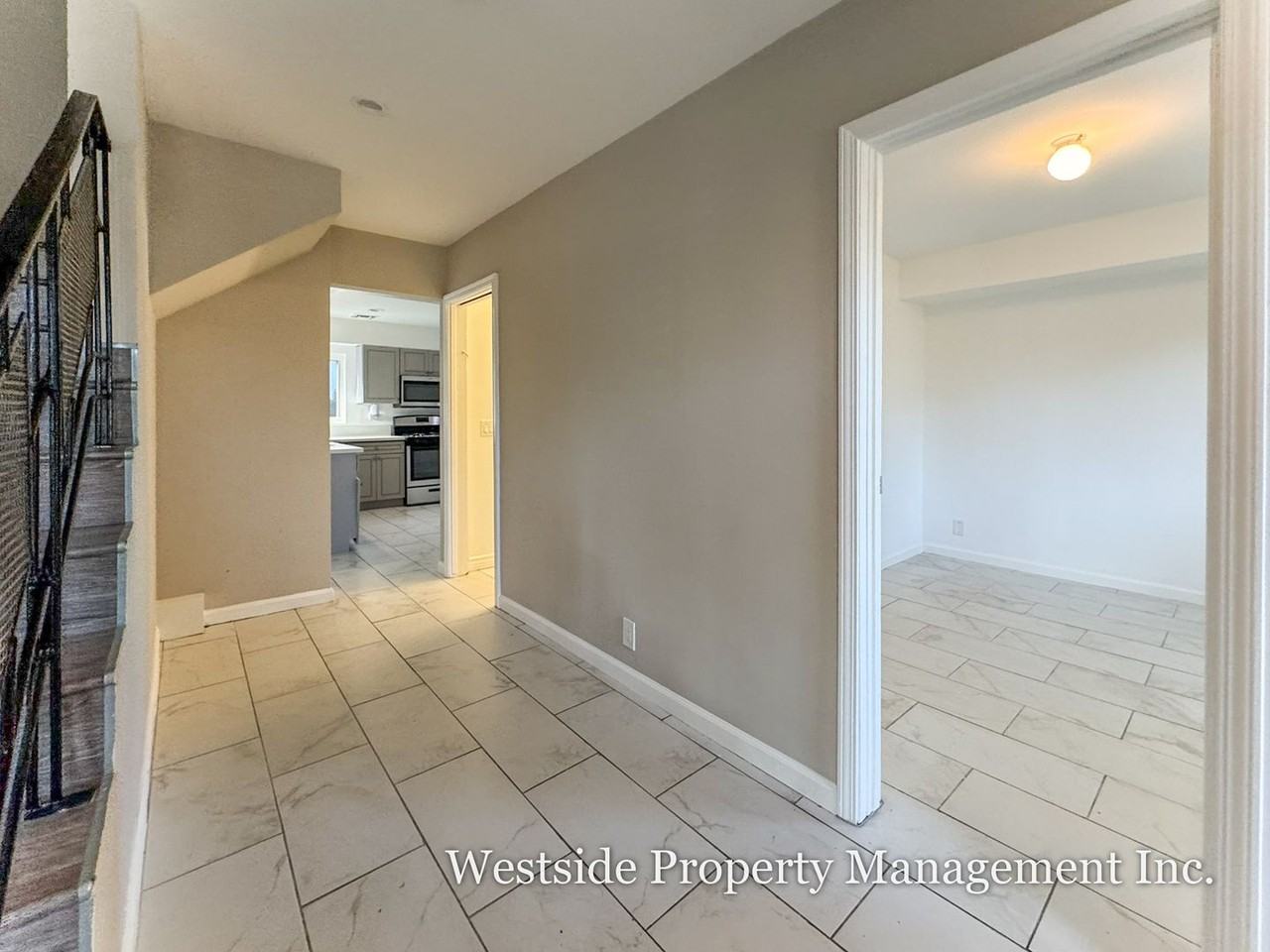 8100 W 83rd St - Photo 7 of 33