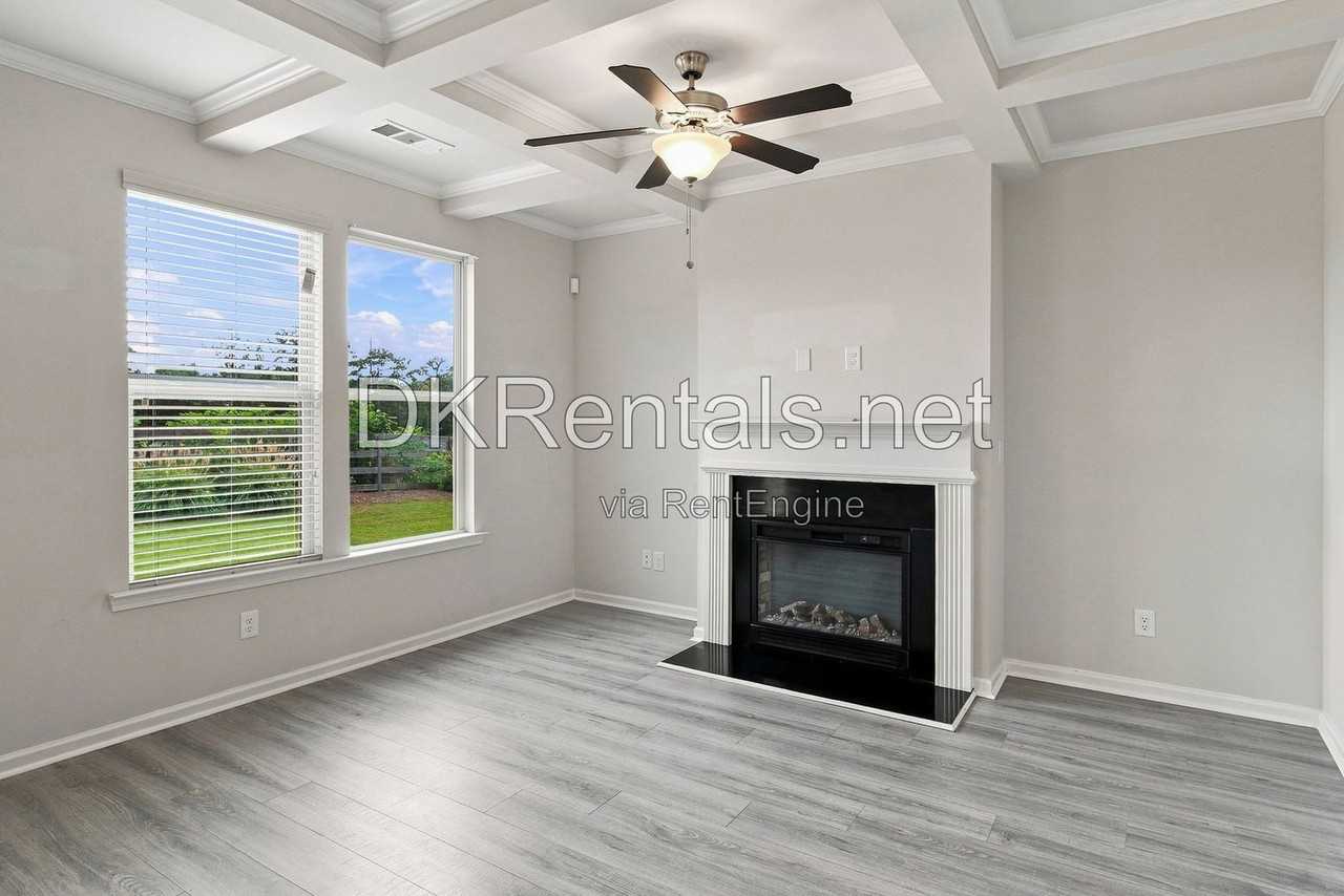 2813 Aiden Ct - Photo 2 of 20