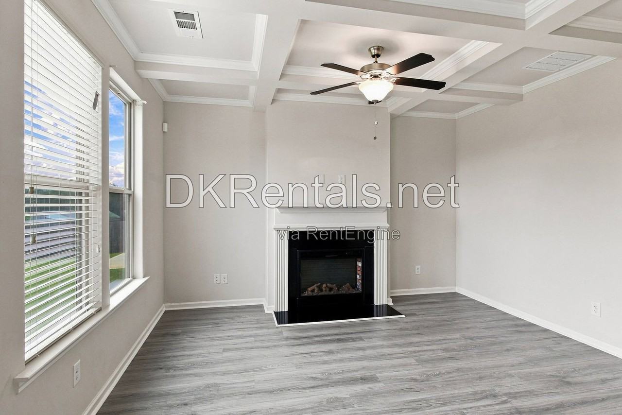 2813 Aiden Ct - Photo 3 of 20