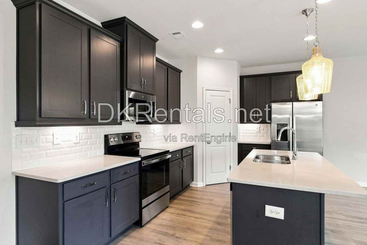 2813 Aiden Ct - Photo 5 of 20