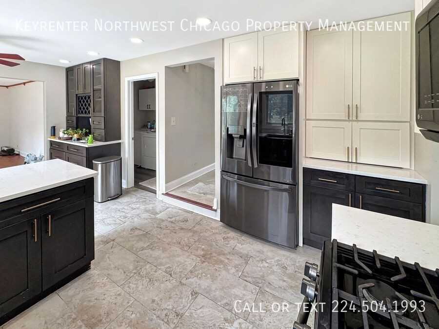 1141 Glenwood Ln - Photo 2 of 32