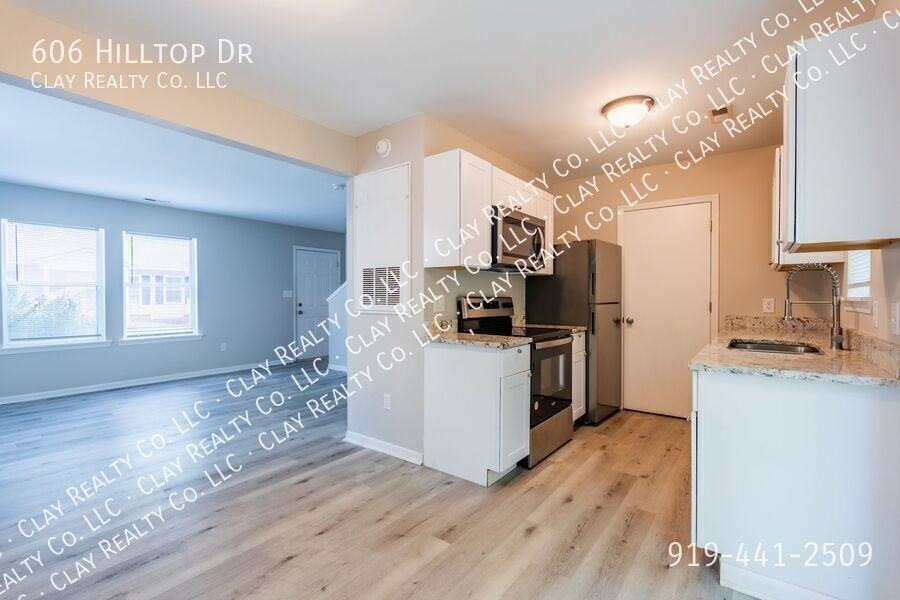 606 Hilltop Dr - Photo 3 of 50