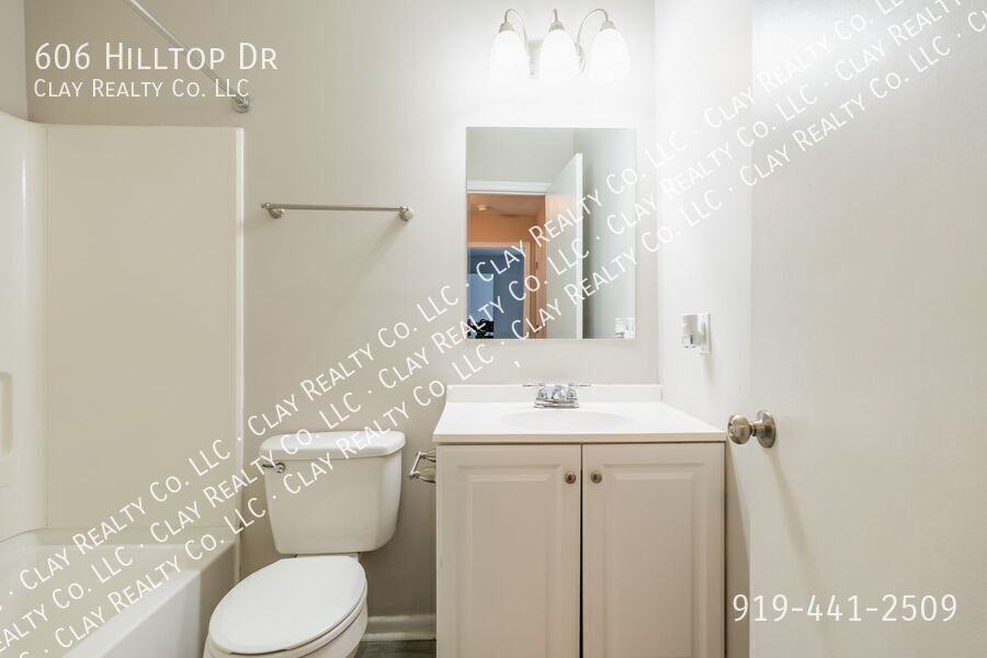 606 Hilltop Dr - Photo 5 of 50