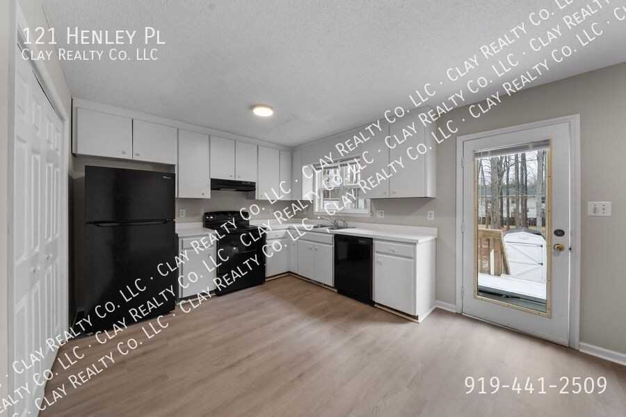 121 Henley Pl - Photo 5 of 28