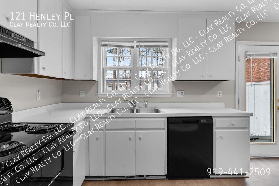 121 Henley Pl - Photo 7 of 28