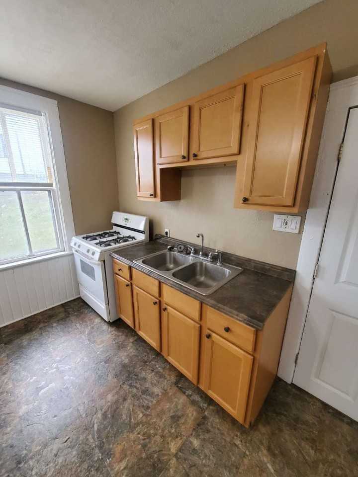 1869 N Humboldt Ave #A - Photo 7 of 11
