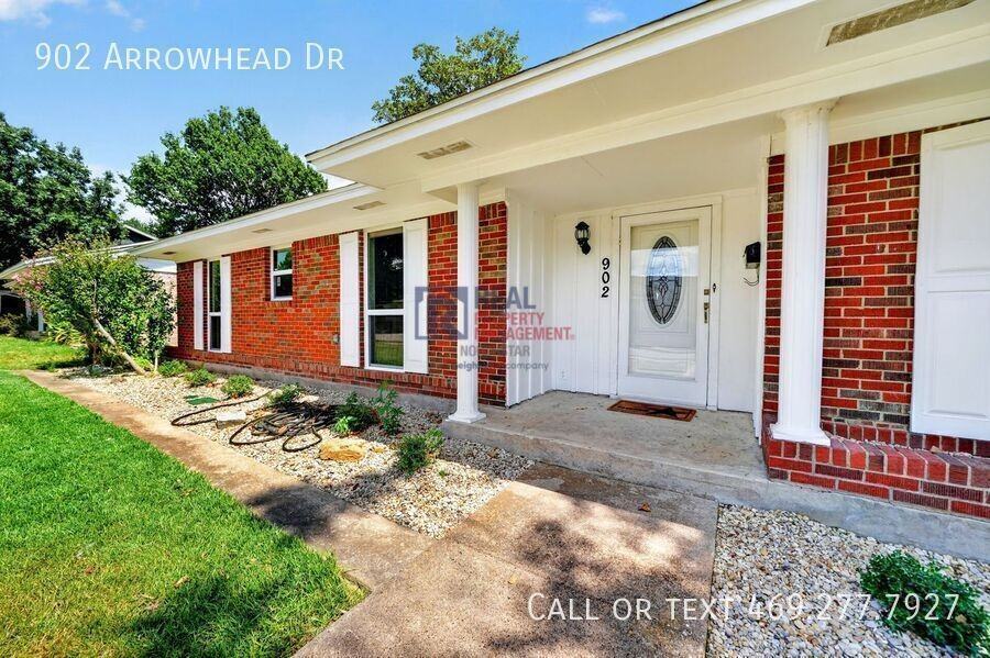 902 Arrowhead Dr - Photo 3 of 34