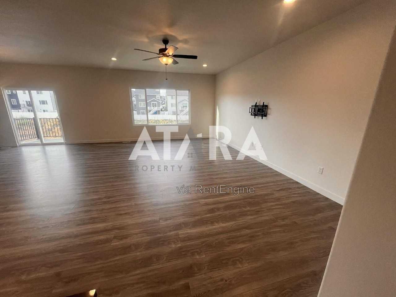 4223 E Center Point St - Photo 6 of 43