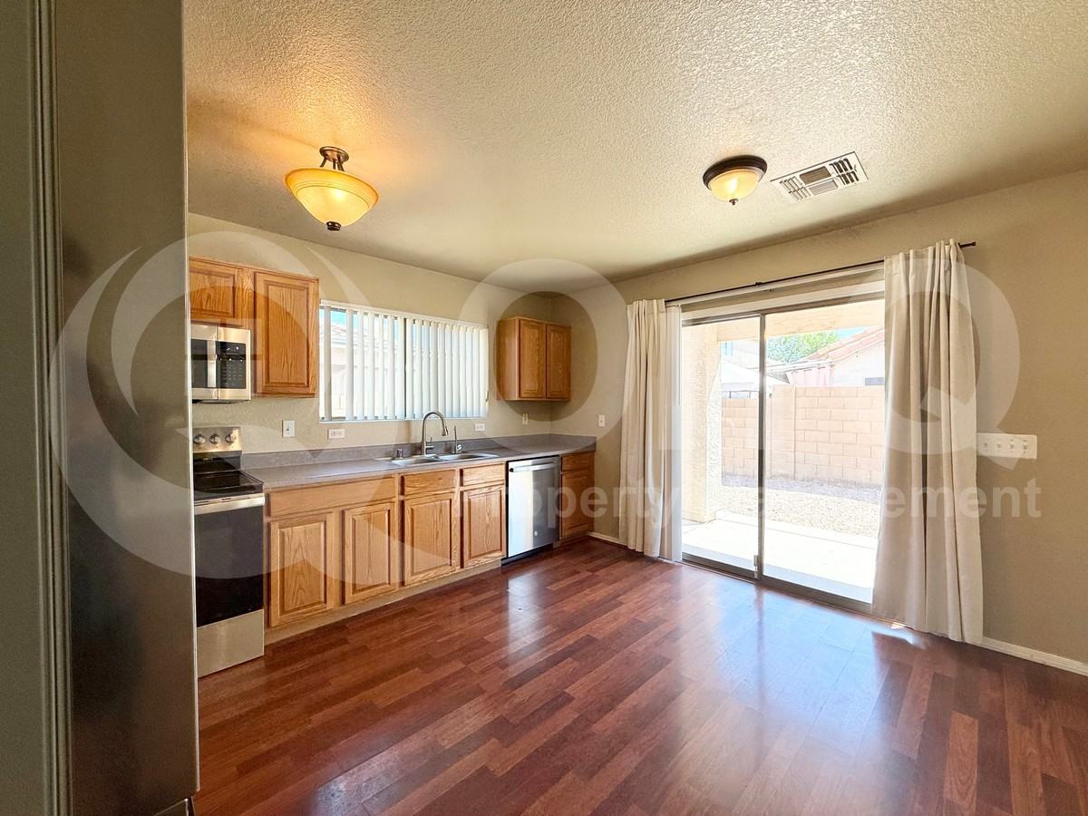 1023 S San Vincente Ct - Photo 6 of 24