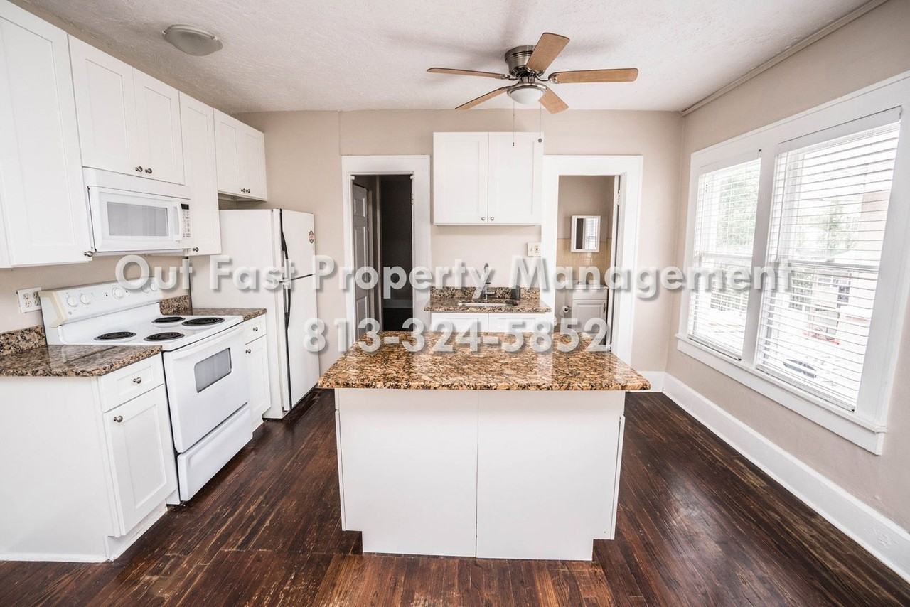 549 2nd St N #3 - Photo 7 of 14