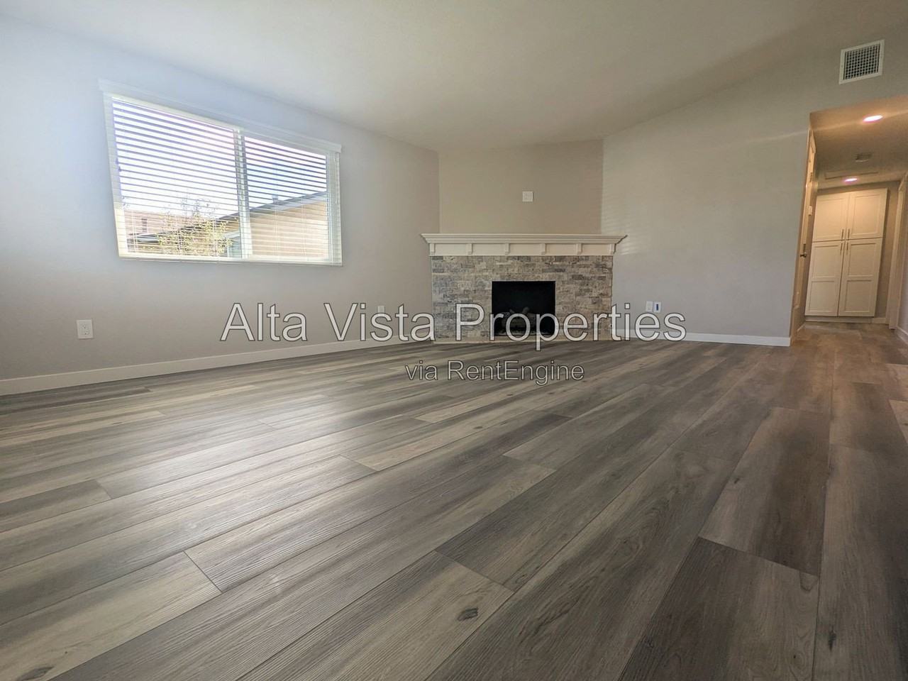 965 Beverly Ave - Photo 3 of 13