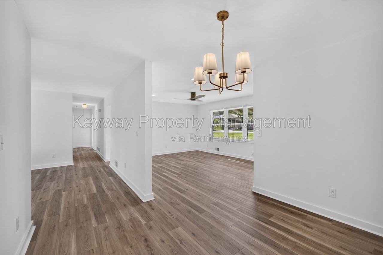 3007 Stratford Dr - Photo 5 of 50