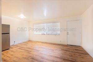 featured image of 729 Forestdale Ave #9