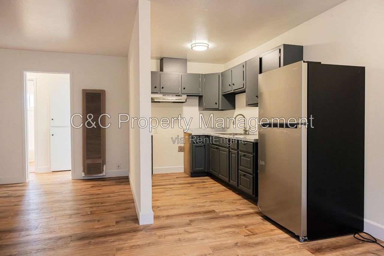 729 Forestdale Ave #9 - Photo 3 of 9