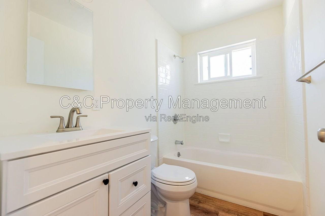 729 Forestdale Ave #9 - Photo 5 of 9