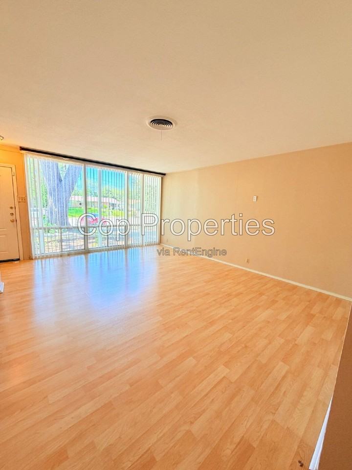 4503 Eisenhauer Rd - Photo 4 of 17
