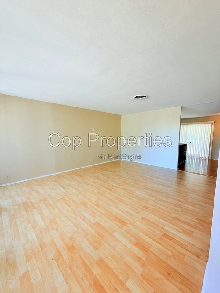 4503 Eisenhauer Rd - Photo 5 of 17