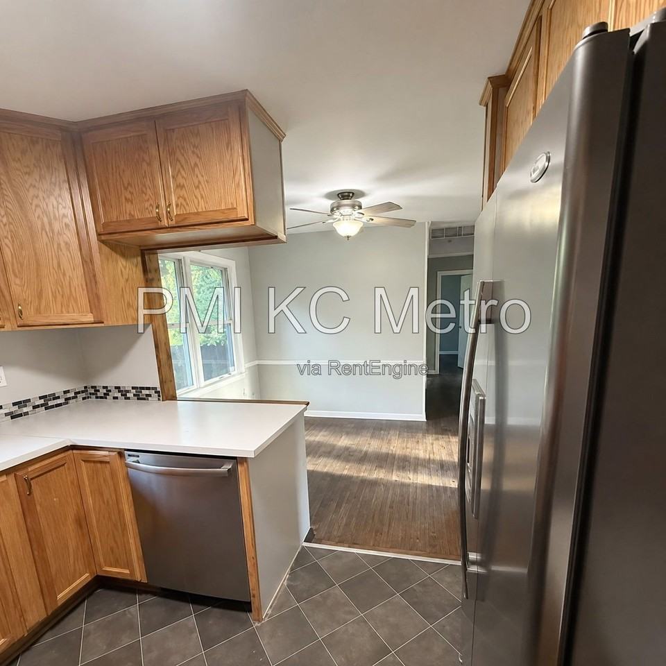 6005 Hedges Ave - Photo 2 of 16