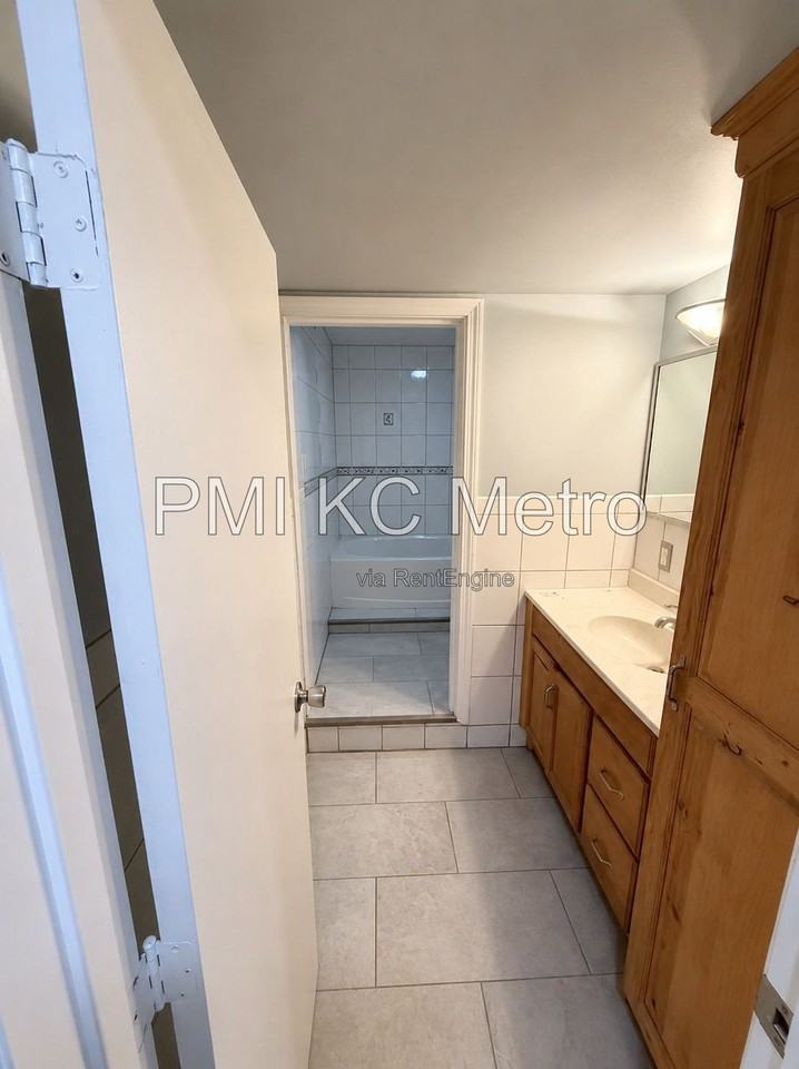 6005 Hedges Ave - Photo 3 of 16