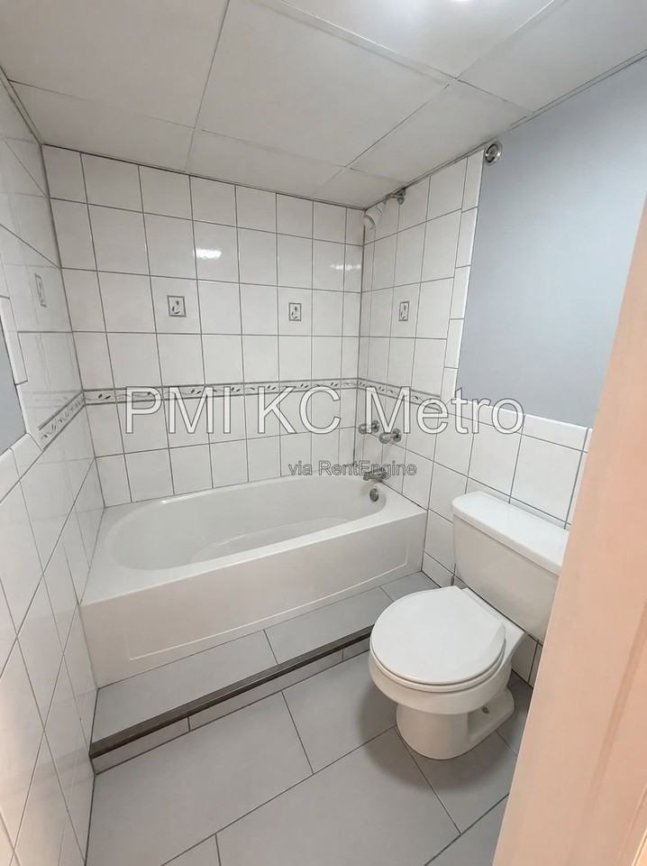 6005 Hedges Ave - Photo 6 of 16
