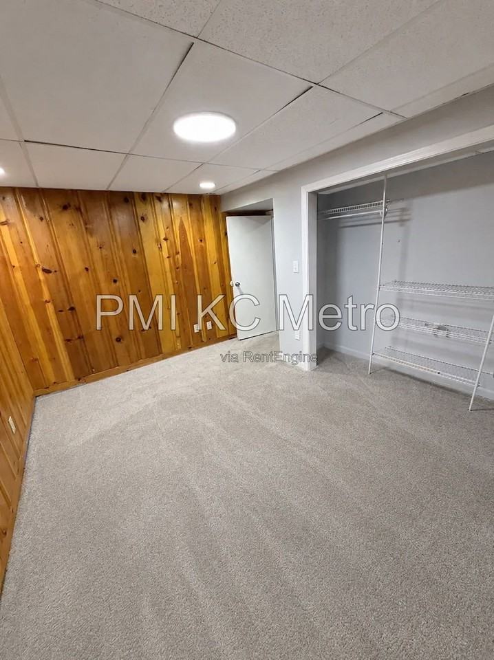 6005 Hedges Ave - Photo 7 of 16