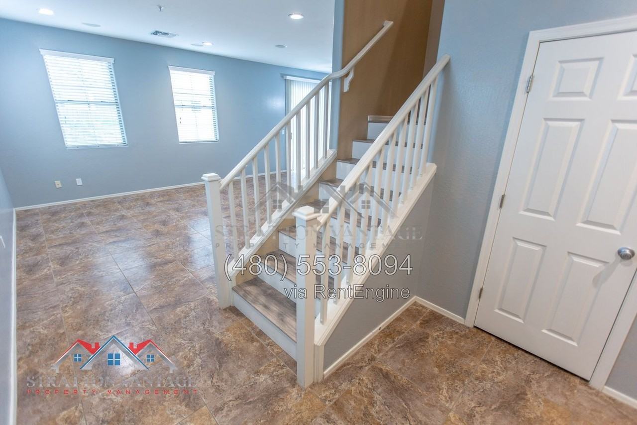 1426 N 81st Dr - Photo 5 of 39