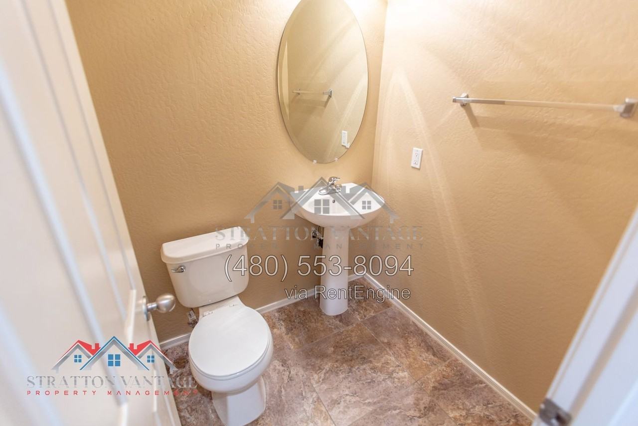 1426 N 81st Dr - Photo 6 of 39