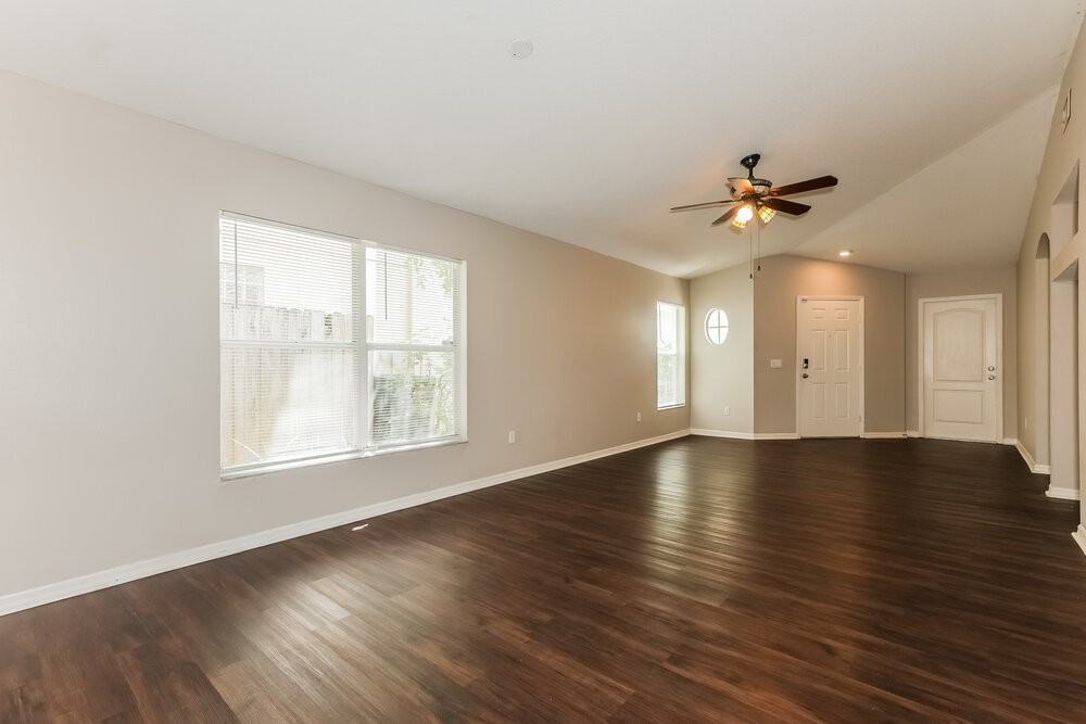 1120 Lake Shore Ranch Dr - Photo 3 of 16
