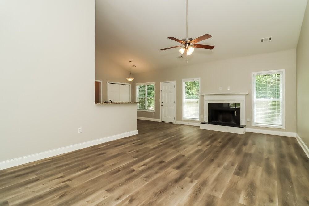 205 Westridge Cir - Photo 4 of 16