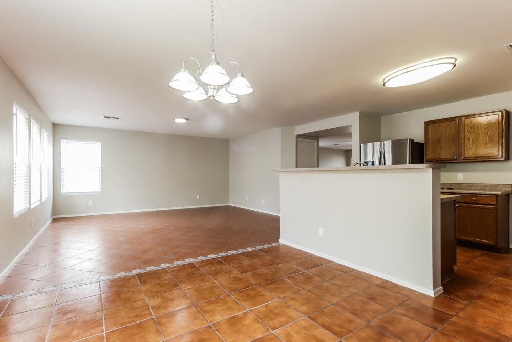 7356 S Messala Ct - Photo 7 of 17