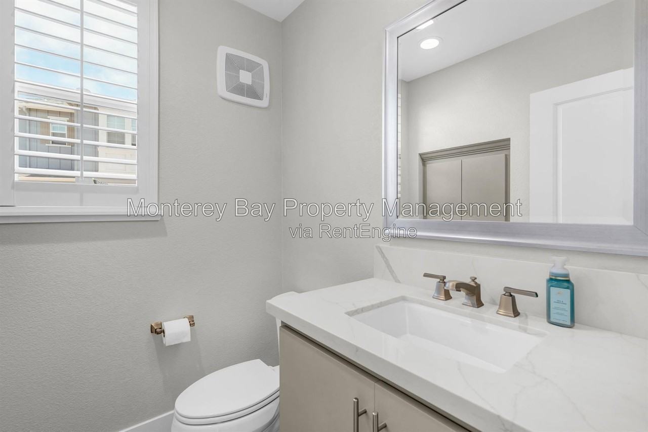 240 Bungalow Ct - Photo 6 of 50