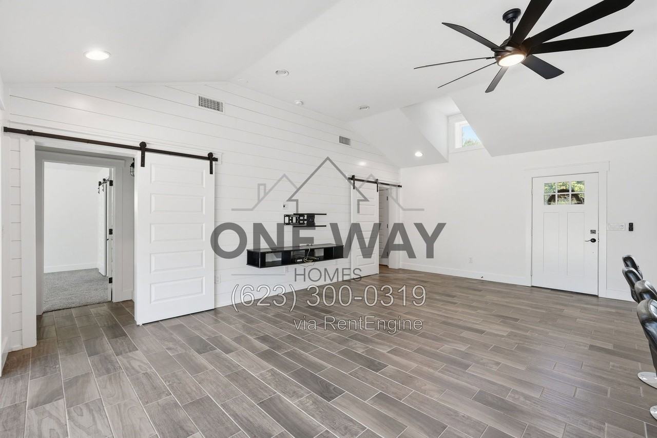4027 E Lewis Ave - Photo 6 of 43