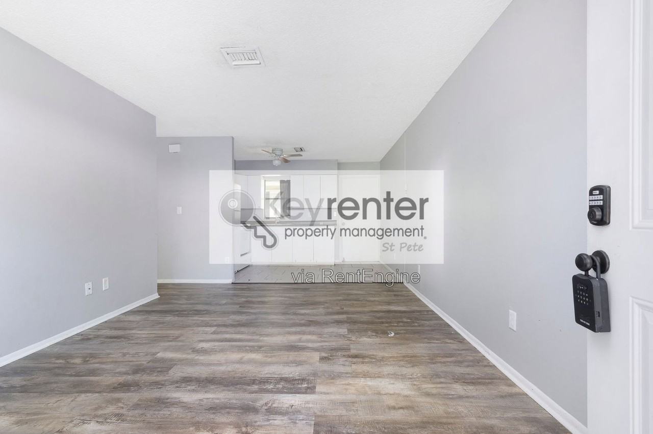 15248 George Blvd #C - Photo 5 of 23