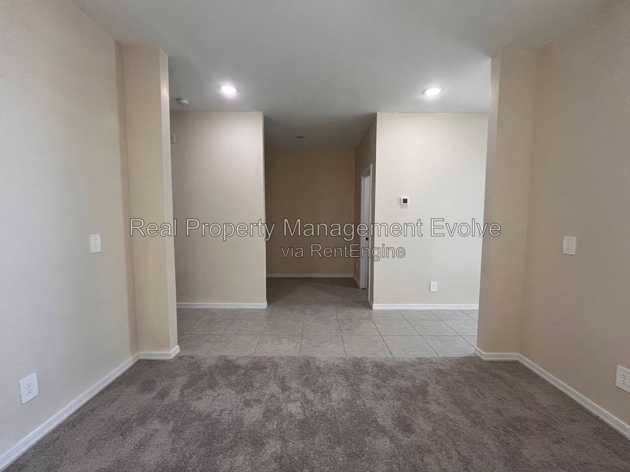 4617 S 108th Ave - Photo 7 of 47