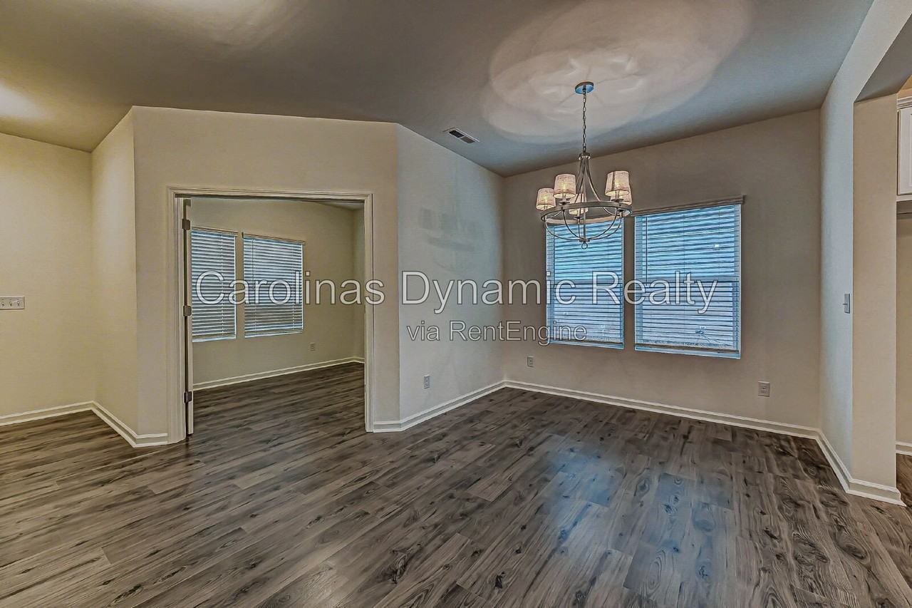 4014 Beacon Ave - Photo 3 of 34