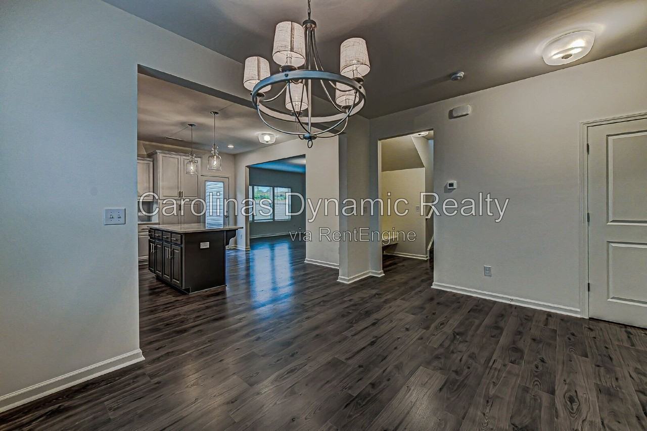 4014 Beacon Ave - Photo 7 of 34