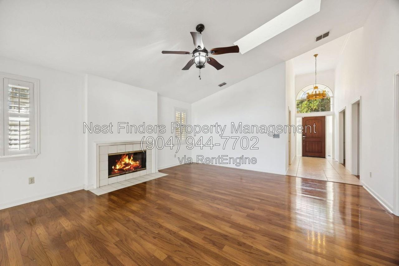 4063 Mizner Ct - Photo 4 of 42