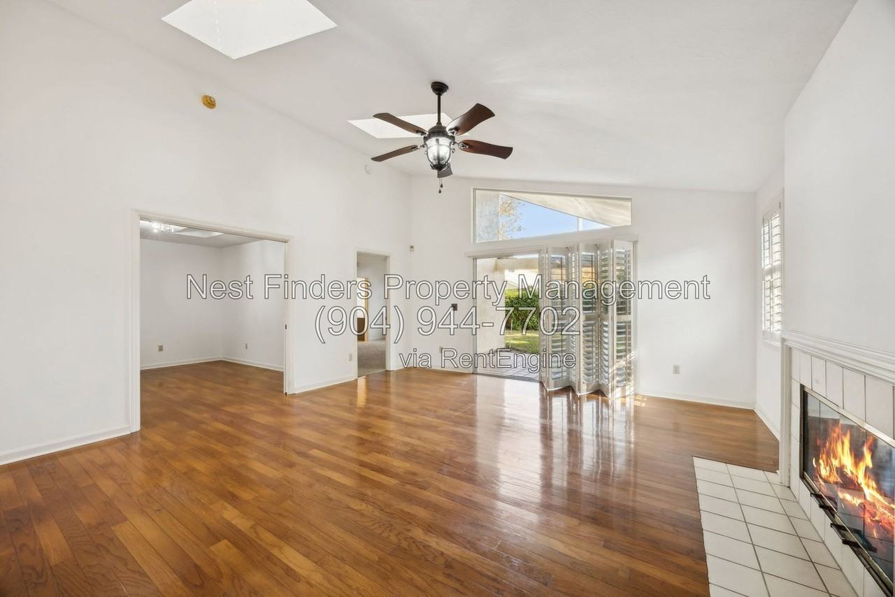 4063 Mizner Ct - Photo 5 of 42